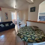 公寓 Au Calme, Climatise, Avec Parking, 2 Pas Des Plages, Le Port