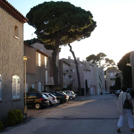 Au Calme, Climatise, Avec Parking, 2 Pas Des Plages, Le Port アパート *