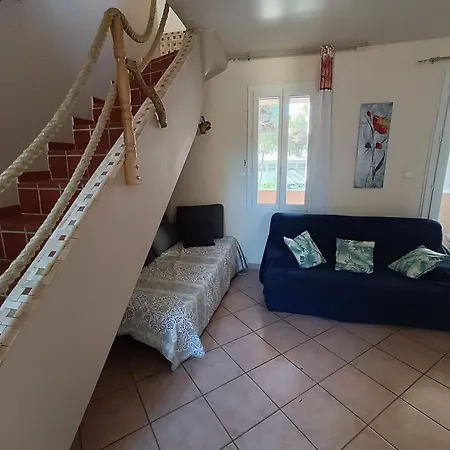 Apartment Au Calme, Climatise, Avec Parking, 2 Pas Des Plages, Le Port *