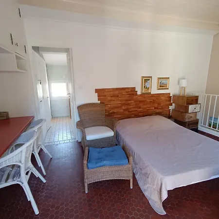 Au Calme, Climatise, Avec Parking, 2 Pas Des Plages, Le Port *