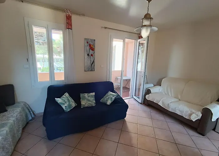 Au Calme, Climatise, Avec Parking, 2 Pas Des Plages, Le Port アパート