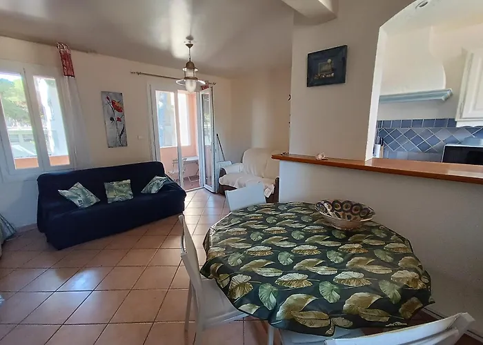 アパート Au Calme, Climatise, Avec Parking, 2 Pas Des Plages, Le Port