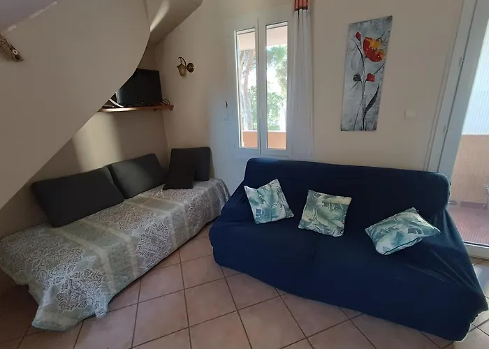 アパート Au Calme, Climatise, Avec Parking, 2 Pas Des Plages, Le Port イエール